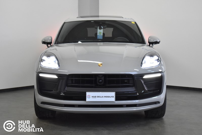PORSCHE Macan 2.0 T